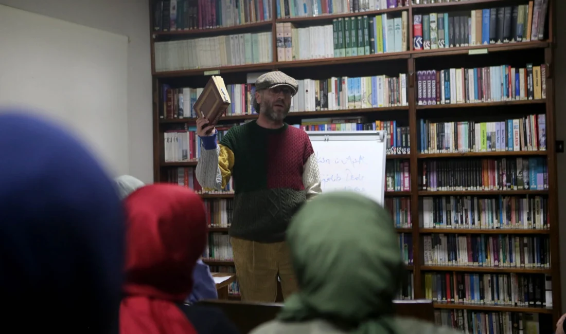 Sakarya Büyükşehir Akademi’nin kültür ve edebiyat meraklılarını bir araya getiren