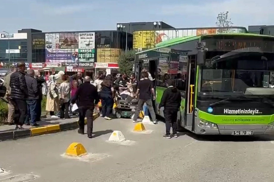 Sakarya Büyükşehir Belediyesi’nin şehir içi ulaşım hizmeti sunduğu otobüste rahatsızlanan