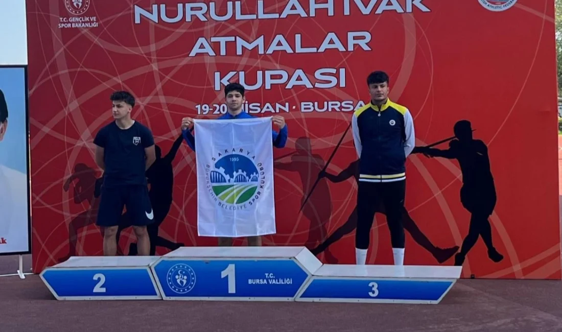 Sakarya Büyükşehir Belediyesi Spor Kulübü atletizm sporcuları Şeyma Yıldırar ve