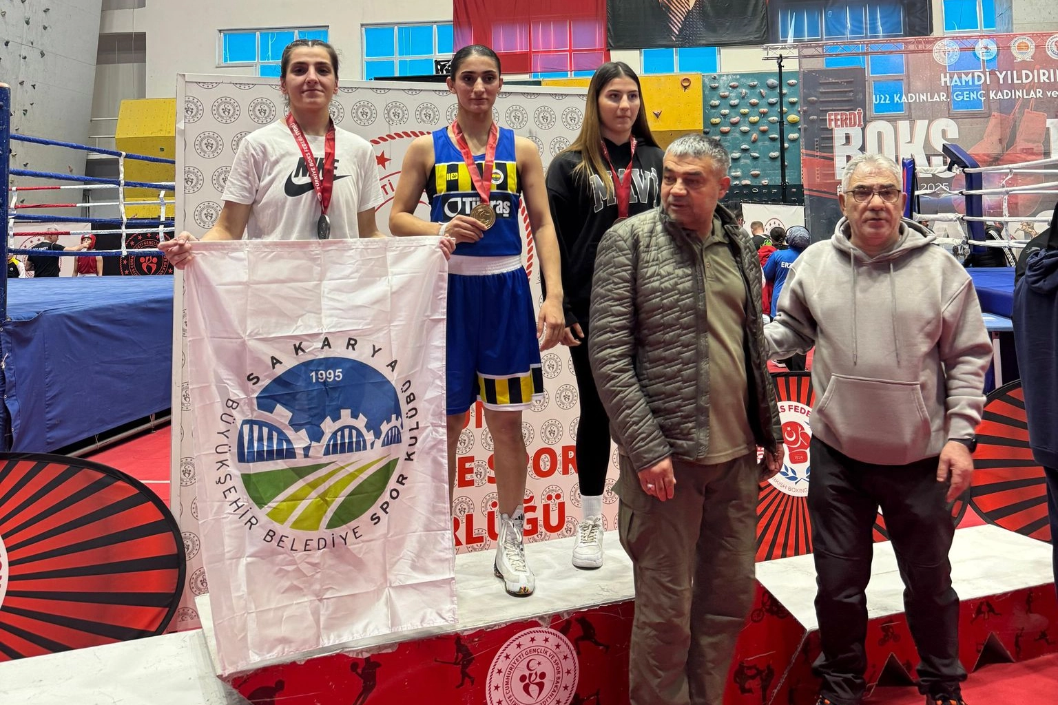 Sakarya Büyükşehir Belediyesi Boks sporcusu Ece Asude Ediz, Samsun’da düzenlenen