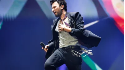 “Kuantum 51” albümüyle geçtiğimiz yaza damga vuran Tarkan, şimdi Avrupa’daki