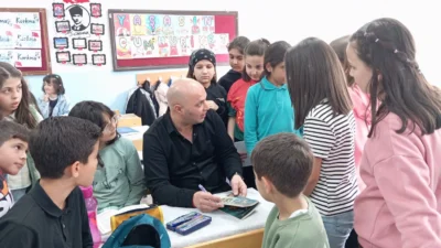 Van’ın Edremit ilçesindeki Erdemkent İlk ve Ortaokulu, Yazar Yetkin Albert’in