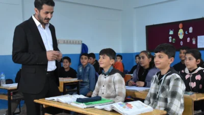 Van’ın Erciş ilçesinde öğretmenlik yapan Veysel ve Zeki Fidan kardeşler,