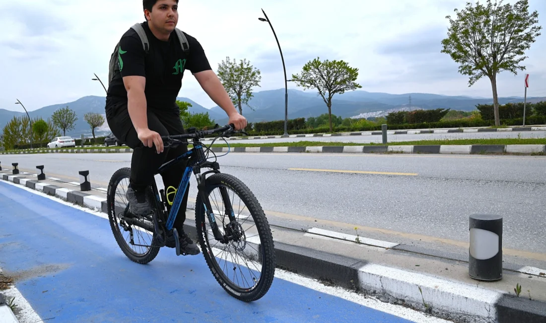 Manisa Büyükşehir Belediye Başkanı Ferdi Zeyrek, Celal Bayar Üniversitesi öğrencilerinin