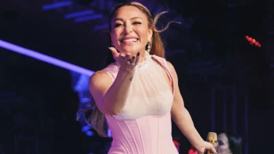 Meslek hayatının 25. yılını kutlayan Ziynet Sali, bu özel dönemi