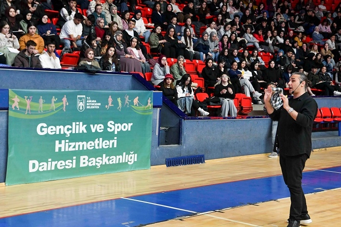 Üniversite adayları sınavlara son hazırlıklarını Ankara Büyükşehir Belediyesi’nin (ABB) desteğiyle