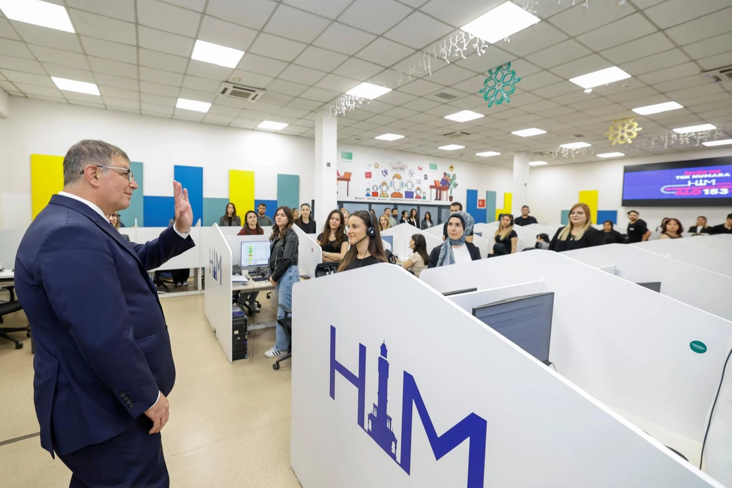 İzmir Büyükşehir Belediye Başkanı Dr. Cemil Tugay, Hemşehri İletişim Merkezi’ni