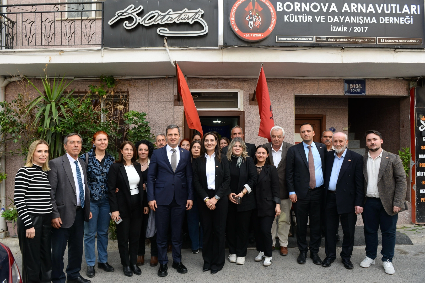 İzmir’de Bornova Belediye Başkanı Ömer Eşki ve CHP Genel Başkan