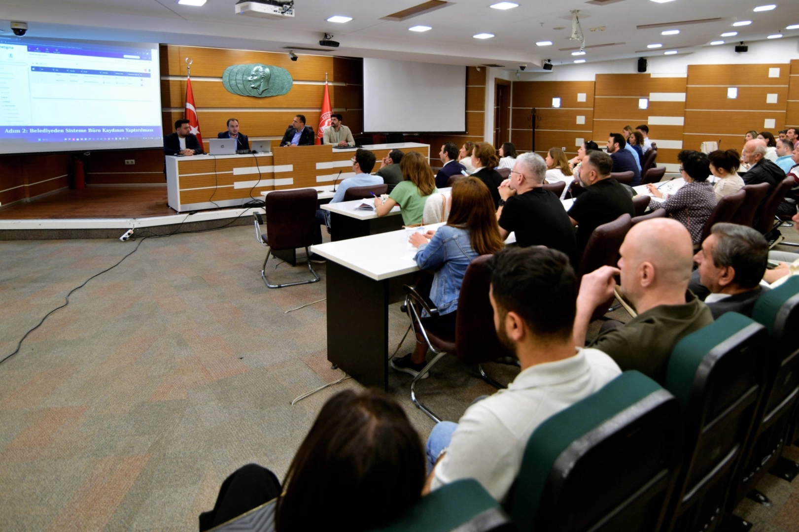 Bornova Belediyesi, ruhsat işlemlerini kolaylaştırmak amacıyla ‘e-ruhsat’ uygulamasını hayata geçiriyor.