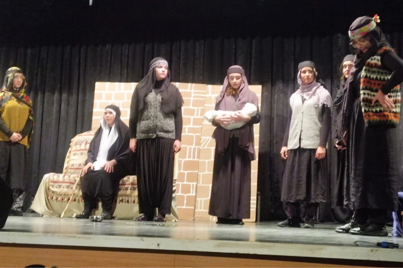 Bursa’da Gemport Gemlik Anadolu Lisesi öğrencileri, ünlü yazar Turgut Özakman’ın