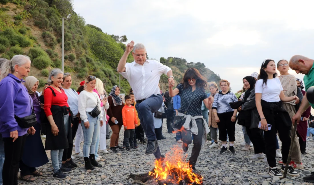 Bursa’nın Mudanya ilçesi Tirilye Mahallesi’nde düzenlenen Hıdırellez Şenlikleri, baharın gelişini