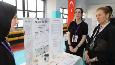 Bursa’da Yıldırım Ticaret Mesleki ve Teknik Anadolu Lisesi öğrencileri, TÜBİTAK