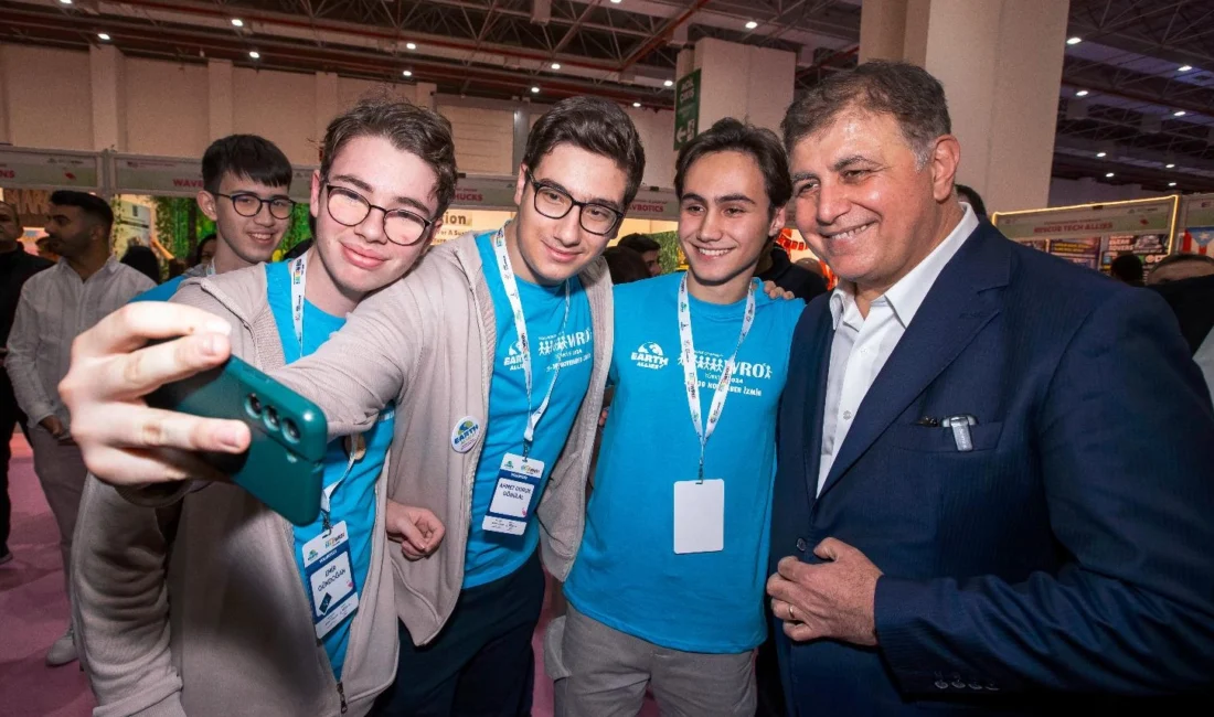 İzmir’de 19 Mayıs kutlamaları kapsamında “Tasarımcılar İzmir’de” etkinliği düzenlenecek; gençler