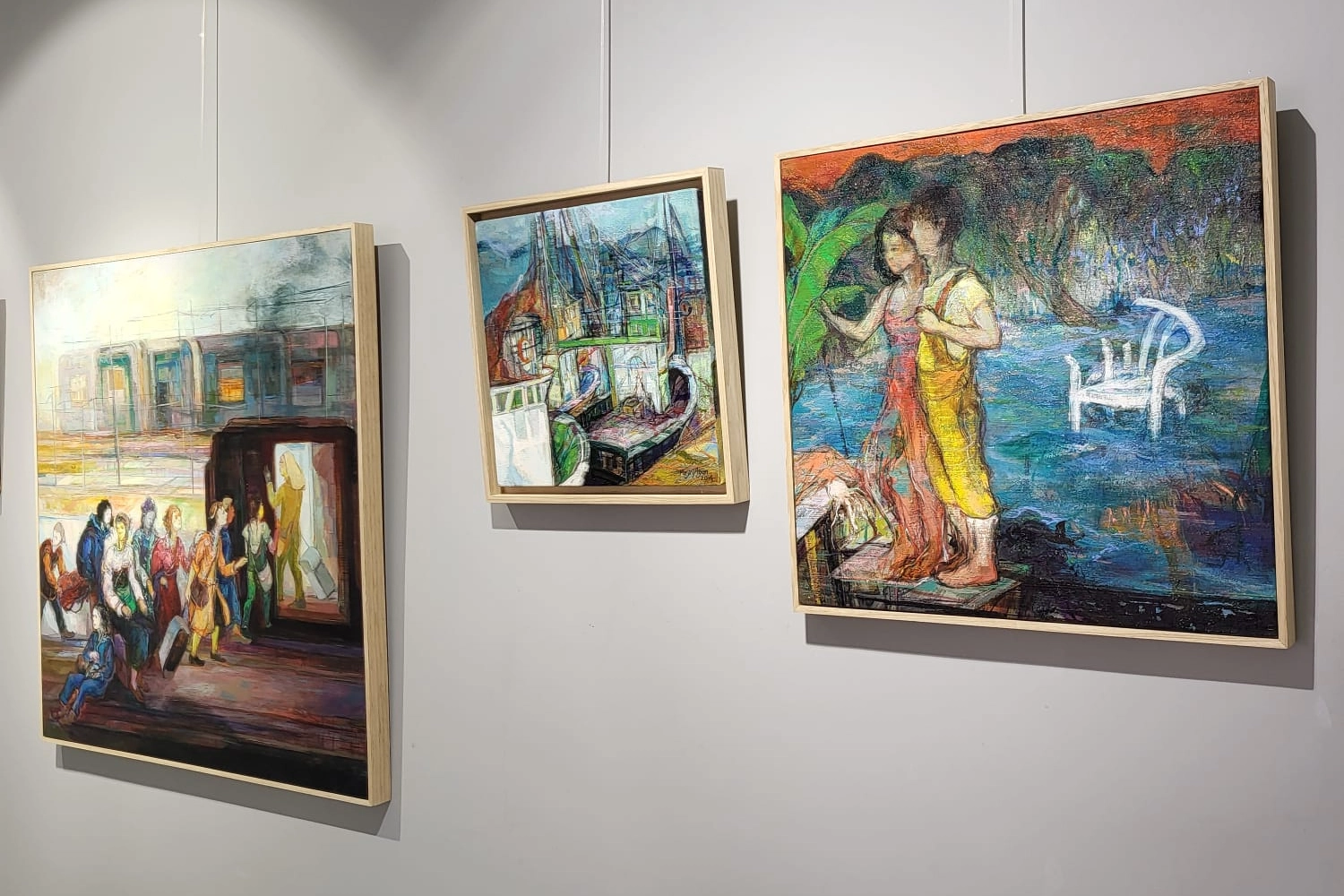 Evrim Sanat Galerisi, sanatseverleri “Hüzün” adlı trio resim sergisiyle buluşturdu.