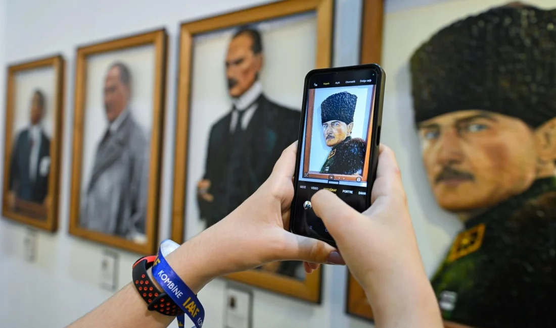 1500’ün üzerinde yerli ve yabancı sanatçının, 8 binden fazla resim