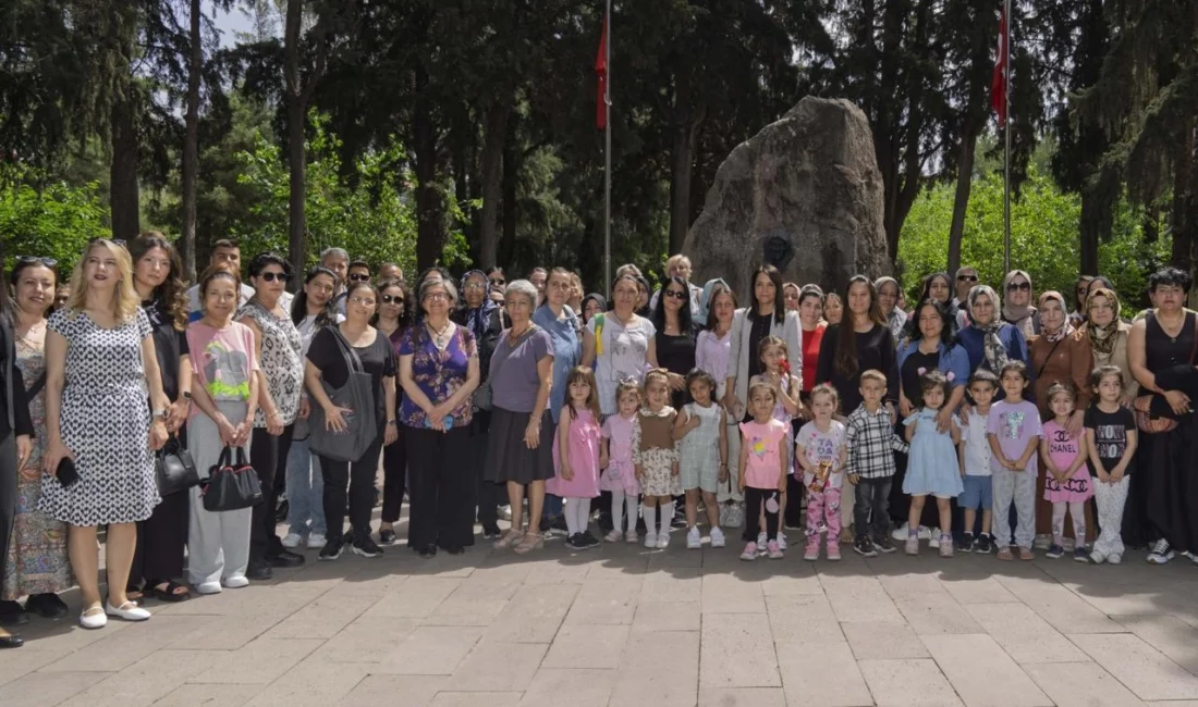 İzmirli anneler, kentin dört bir yanında İzmir Büyükşehir Belediyesi tarafından
