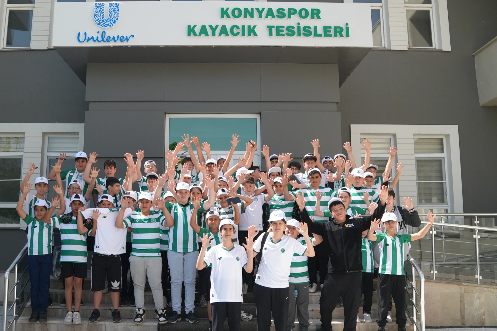 Karatay Belediyesi’nin düzenli olarak gerçekleştirdiği “Vatandaş Soruyor, Başkan Cevaplıyor” programları,