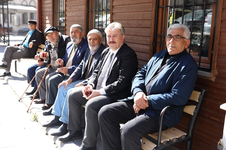 Kayseri Melikgazi Belediyesi, ilçede yaşayan yaşlı vatandaşların sosyal yaşamlarını zenginleştirmek
