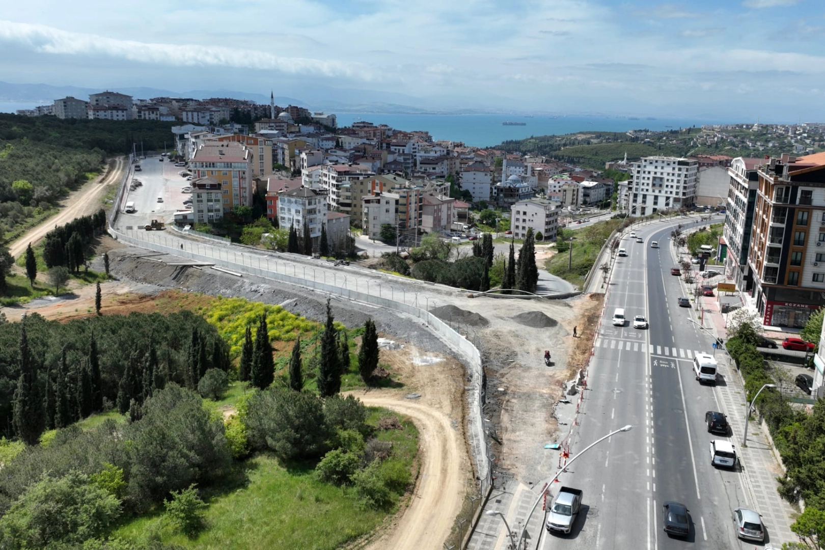Kocaeli Büyükşehir Belediyesi, Gebze Barış Mahallesi Hayri Macar Caddesi’nde yürüttüğü
