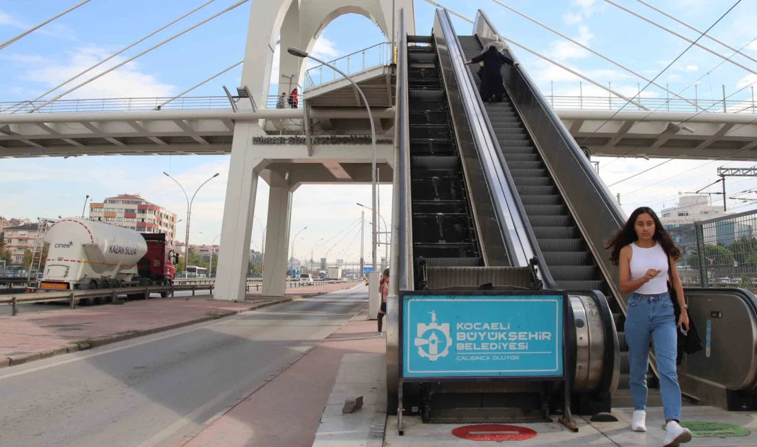 Kocaeli Büyükşehir ekipleri, bir hafta boyunca şehrin çeşitli noktalarındaki yürüyen