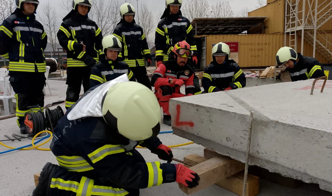 Yeni personel ile gücüne güç katan Kocaeli Büyükşehir İtfaiyesi, yeni