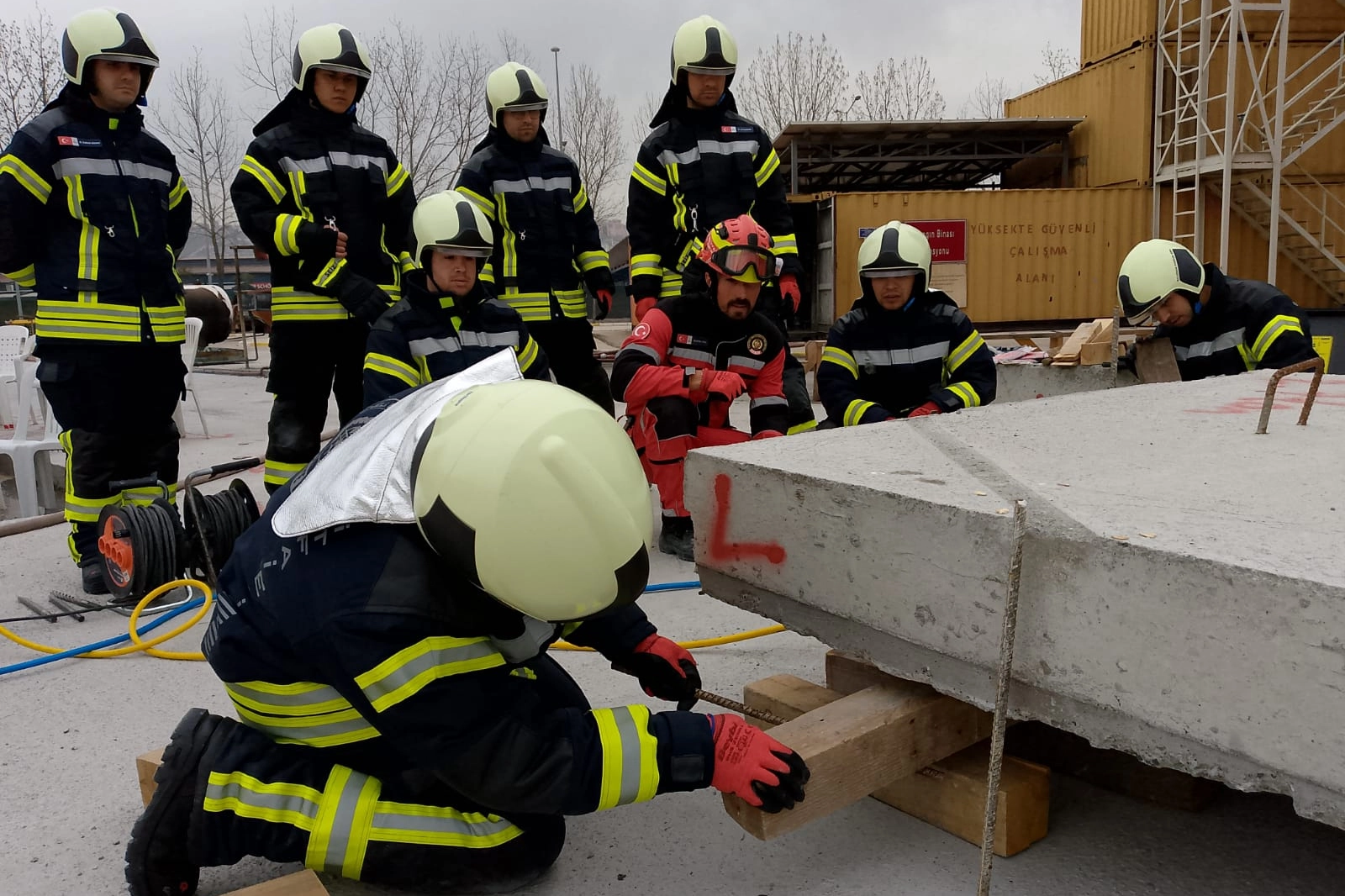 Yeni personel ile gücüne güç katan Kocaeli Büyükşehir İtfaiyesi, yeni