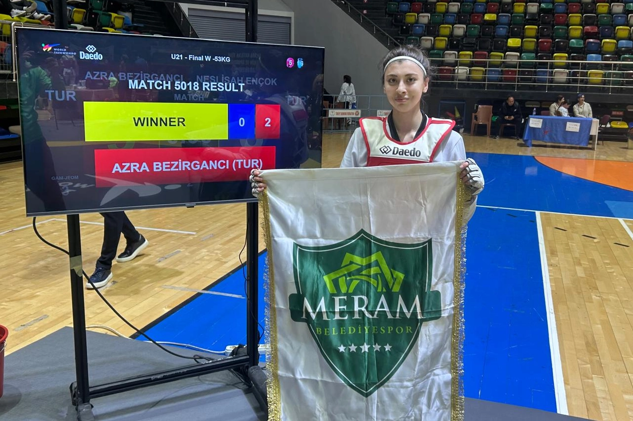 Konya’da Meram Belediyespor Kulübü’nün lisanslı milli sporcusu Azra Bezirgancı, Taekwondo
