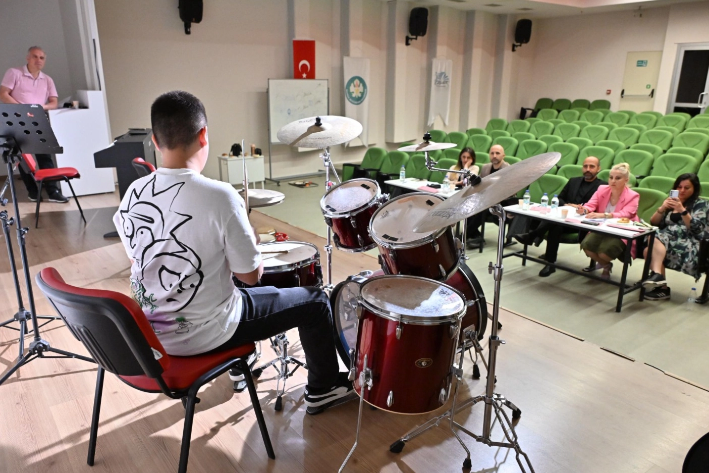 Manisa Büyükşehir Belediyesi tarafından kurulan Gençlik Senfoni Orkestrası (MAGSO) için