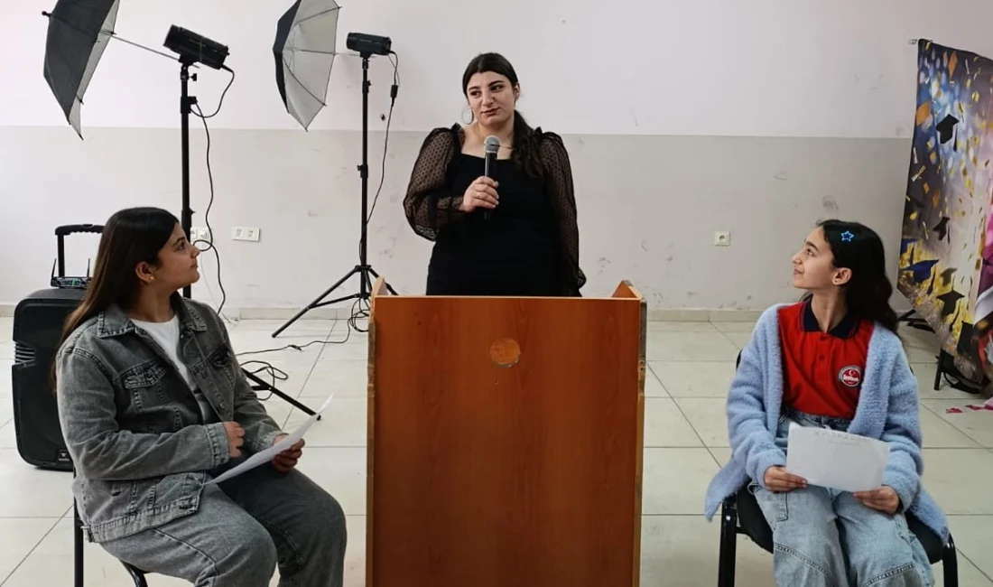 Mardinli aşçı Sidar Aksoy, öğrencilerle bir araya gelerek, “Bir aşçı