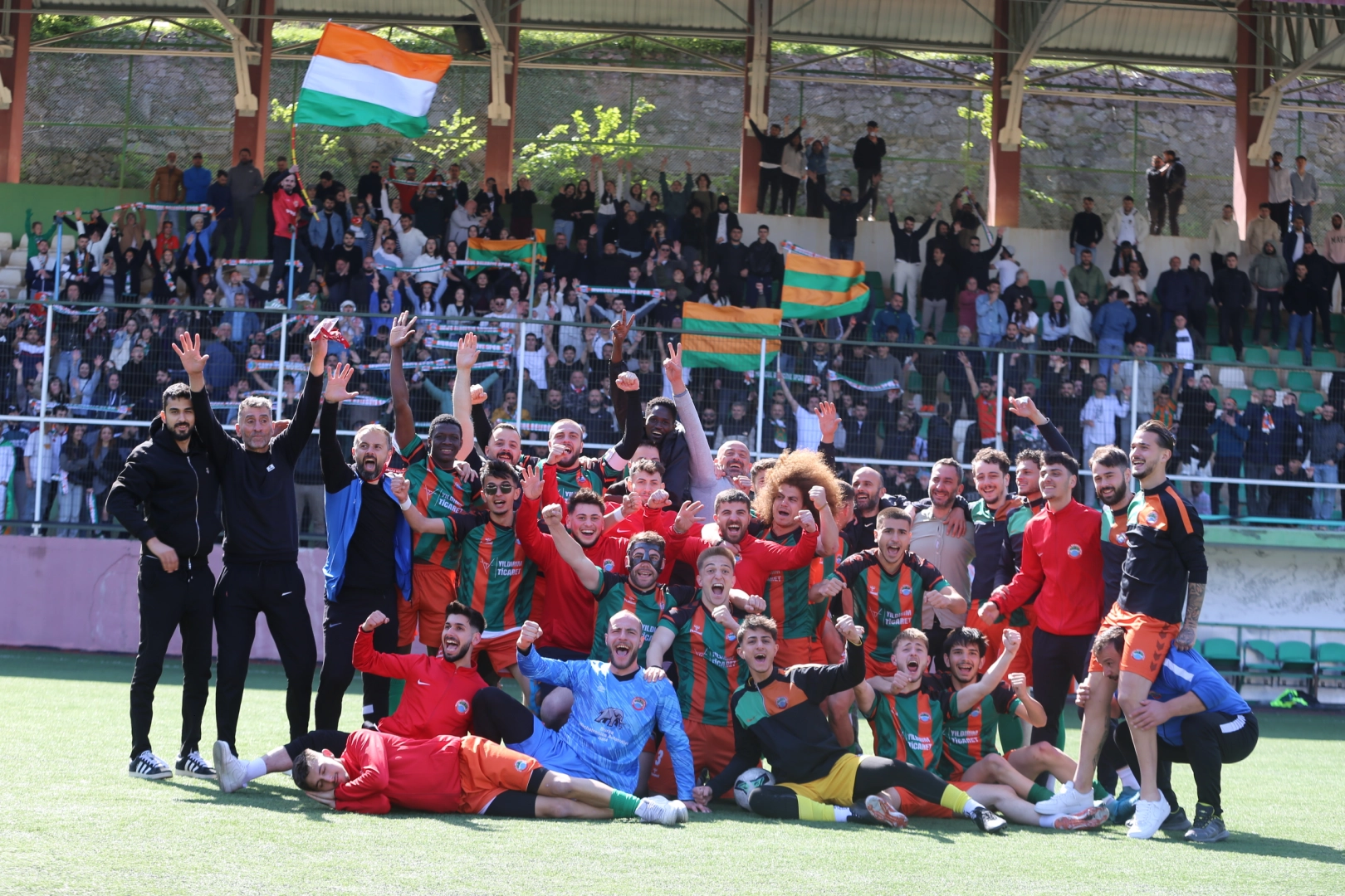 Murgul Belediyespor, Artvin 1. Amatör Ligi’ni şampiyon tamamlayarak Bölgesel Amatör