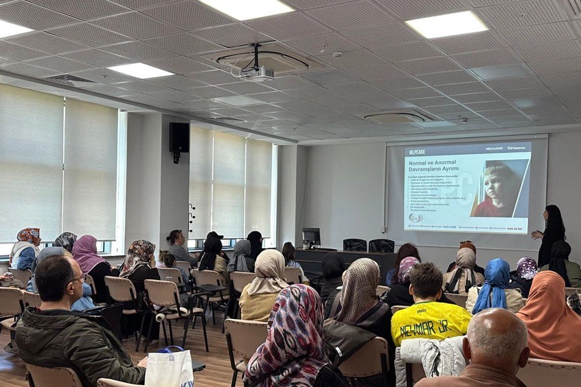 Sakarya Büyükşehir Belediyesi, Karasu SGM’de “Çocukluk Döneminde Ebeveyn Olmanın Rolü”