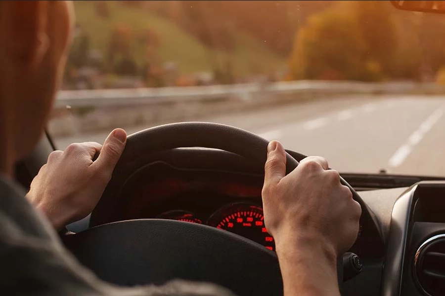 Güvenli Sürüş Uzmanı Erhan Arıkan, trafikte güvenli sürüş için herkesin