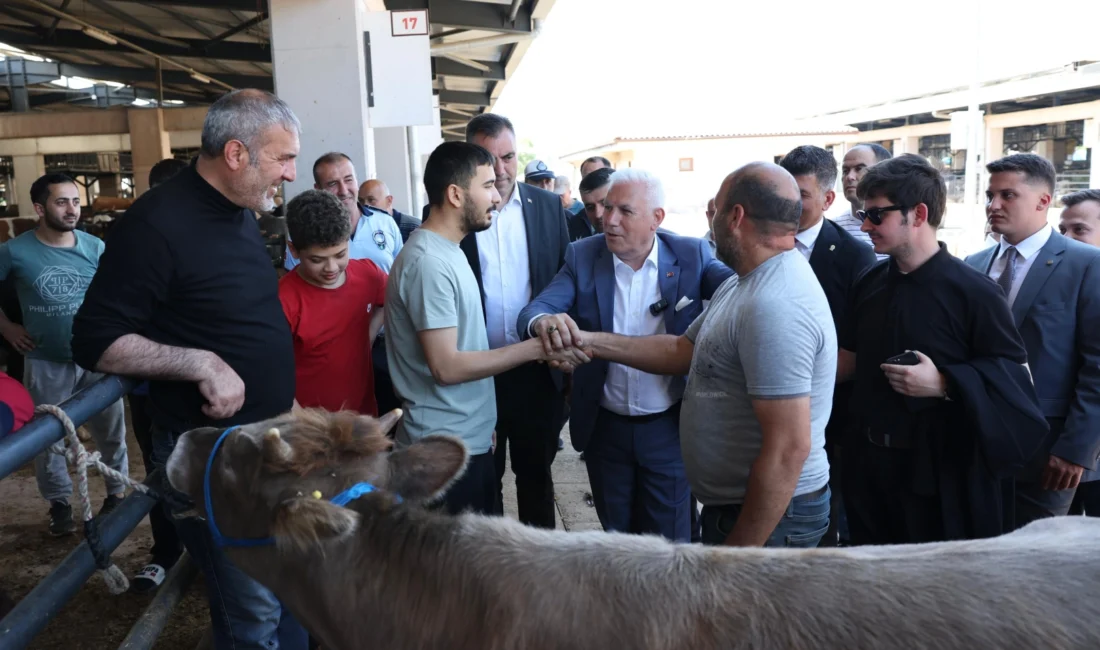Bursa Büyükşehir Belediye Başkanı Mustafa Bozbey, Osmangazi Belediyesi Kurban Pazarı’nı