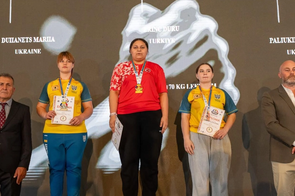 Bursa Gemlik Umurbey Celal Bayar MTAL öğrencisi  Milli Sporcu Duru