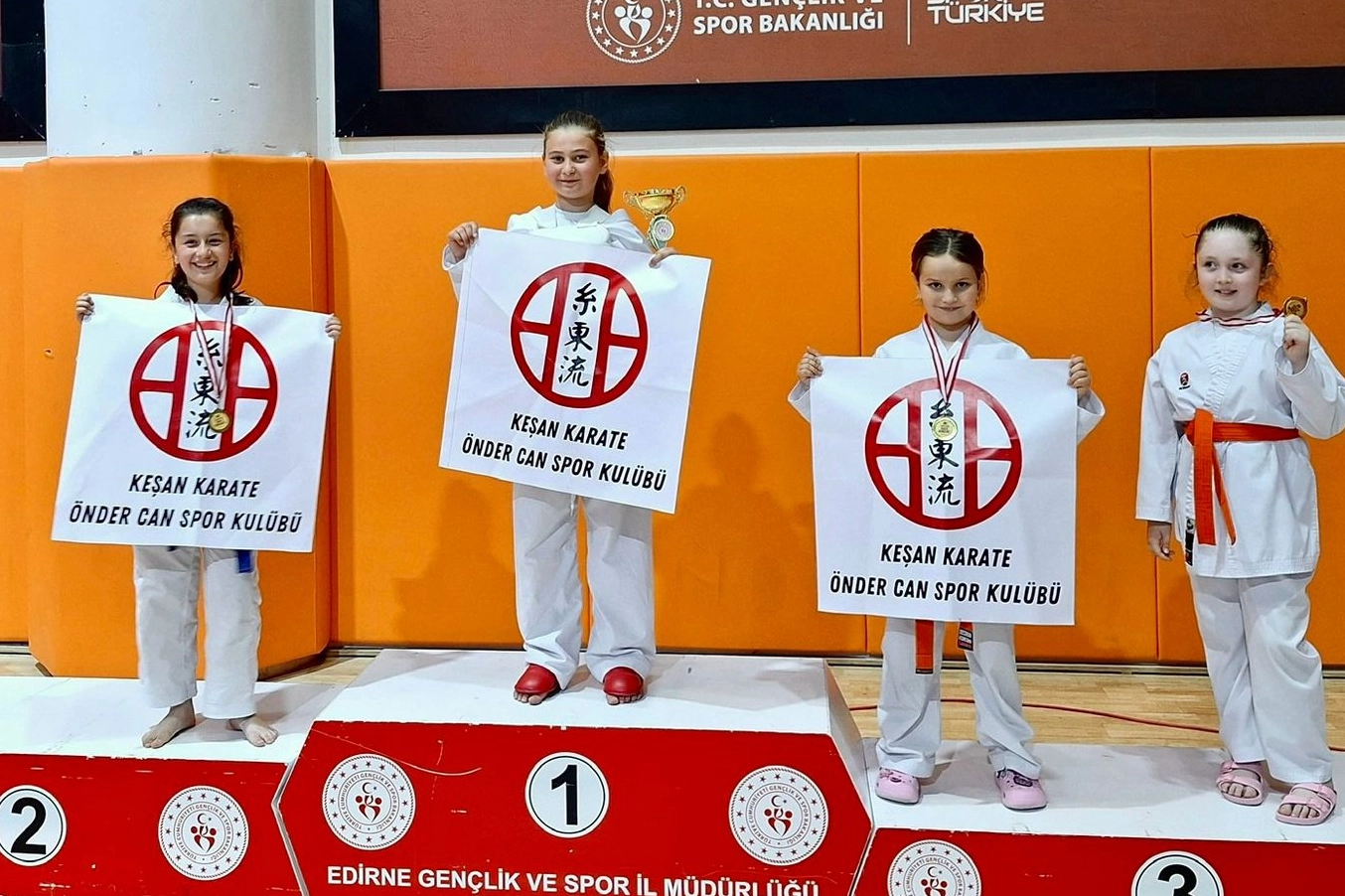 Edirne’de düzenlenen İl Karate Şampiyonası’na Keşan’ı temsilen katılan Önder Can