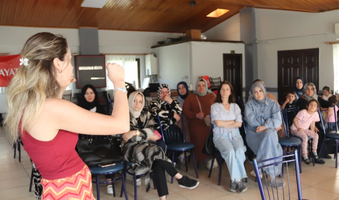Hayat Hastanesi’nden Uzman Klinik Psikolog Melike Yücel, katılımcılara stres, stresin