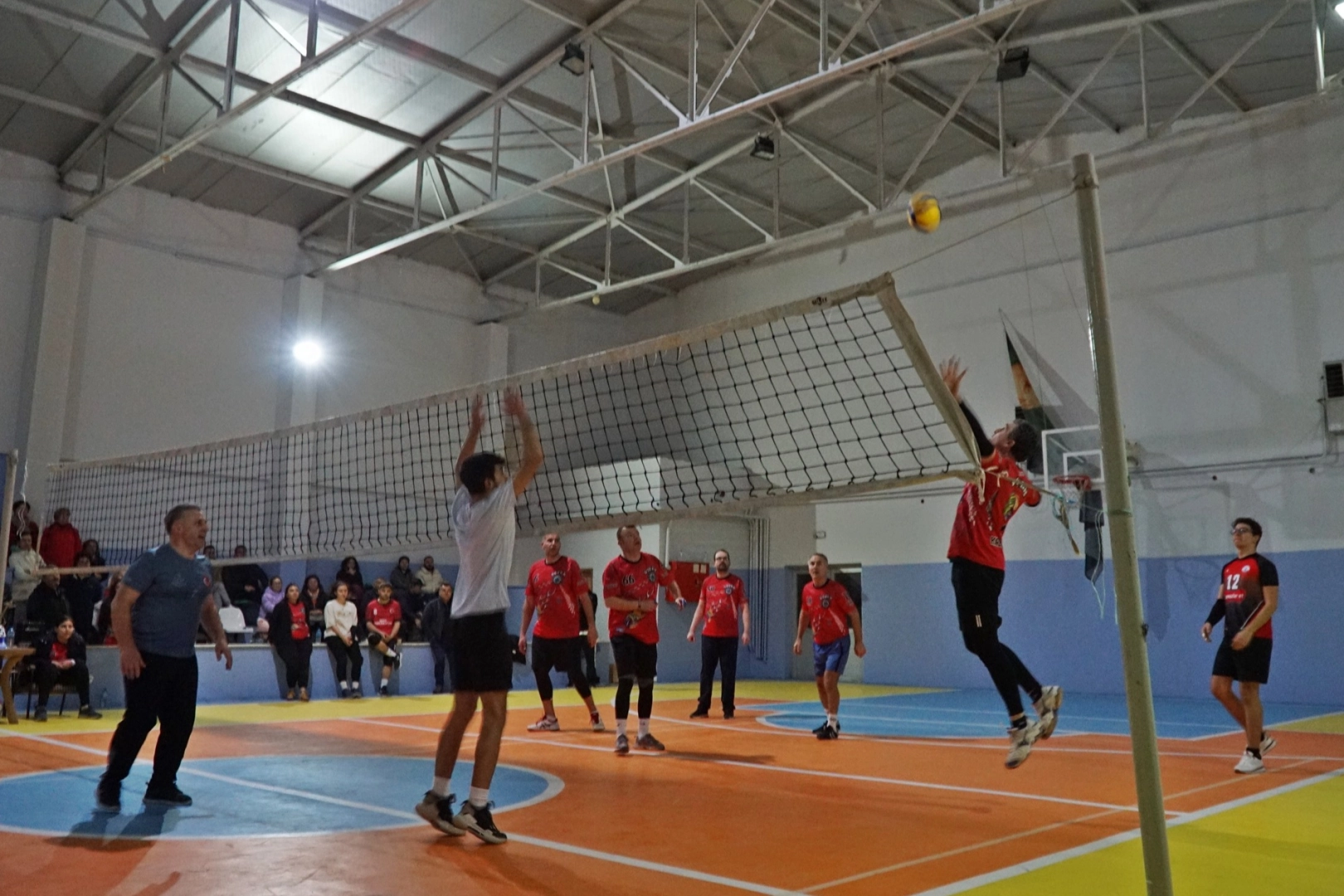 Keşan DOÇEK Voleybol Takımı, Edirne’de düzenlenen Kurum ve Kuruluşlar Arası