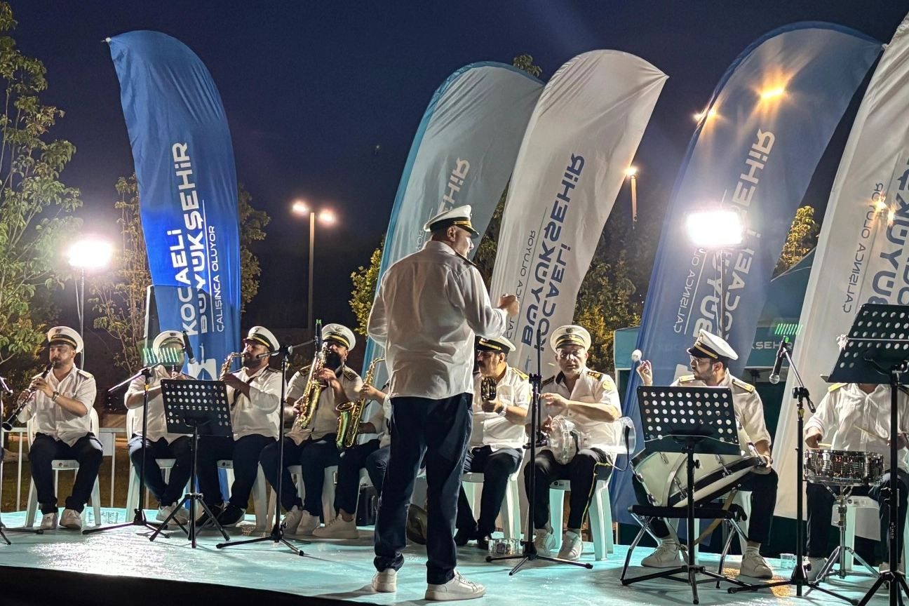 Kocaeli Büyükşehir Mehter Takımı ve Bando Ekibi, Derince Sağlıklı Yaşam