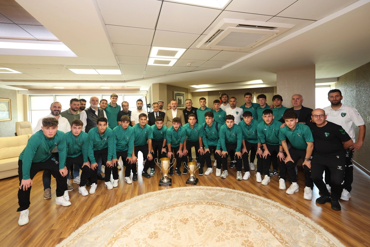 Kocaelispor’da ağabeylerinin izinden giderek Bölgesel Gelişim Ligi Türkiye Şampiyonu olan