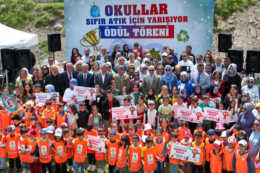 Konya Selçuklu Belediyesi’nin sıfır atıkta farklı bir pencere açtığı “Okullar