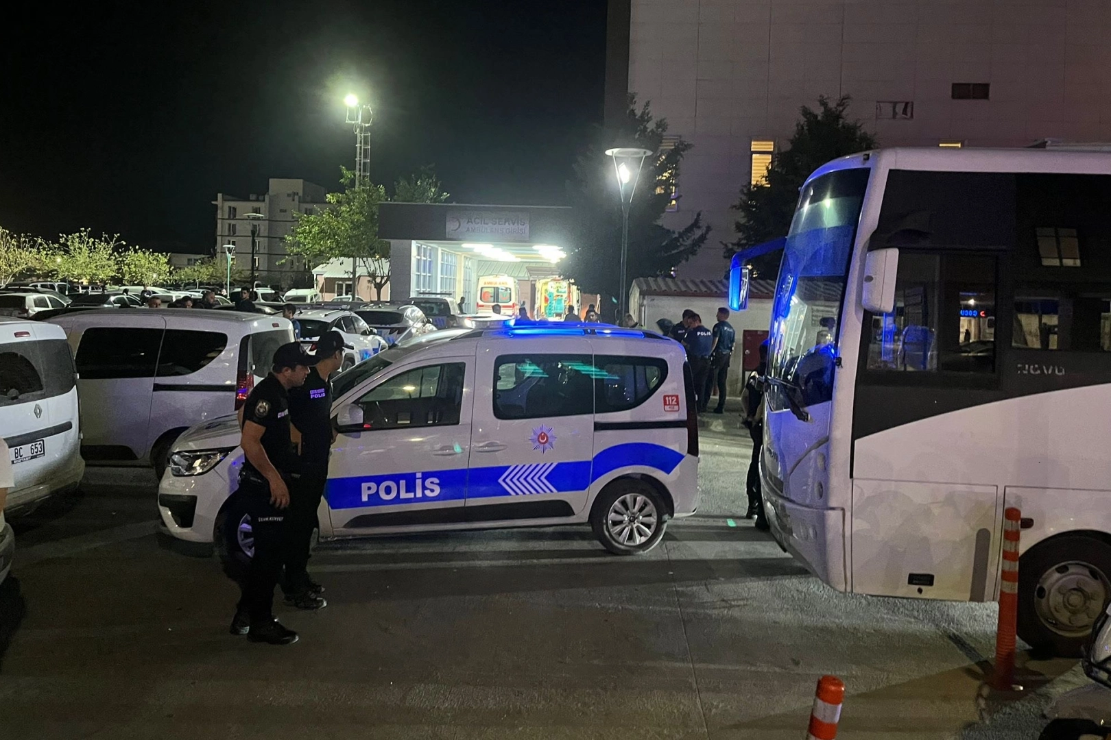 Adıyaman’ın Kahta ilçesinde iki grup arasında çıkan sözlü tartışma, kısa