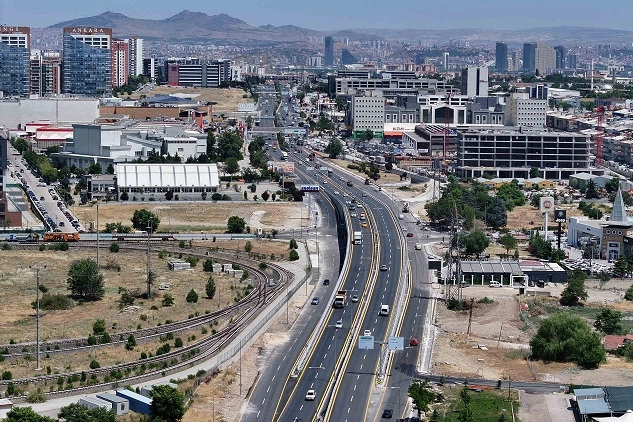 Ankara Büyükşehir Belediyesi, kent içi trafiği rahatlatmak ve ulaşım altyapısını