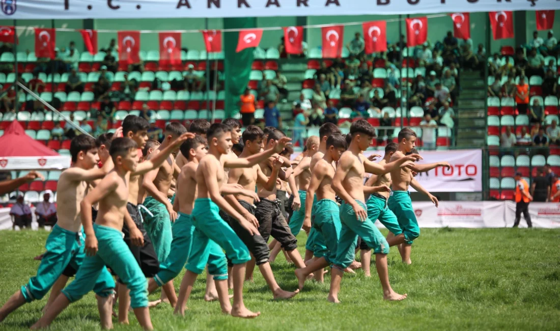 Ankara’nın Keçiören ilçesinde Cumhuriyet tarihinin en büyük karakucak güreş organizasyonuyla
