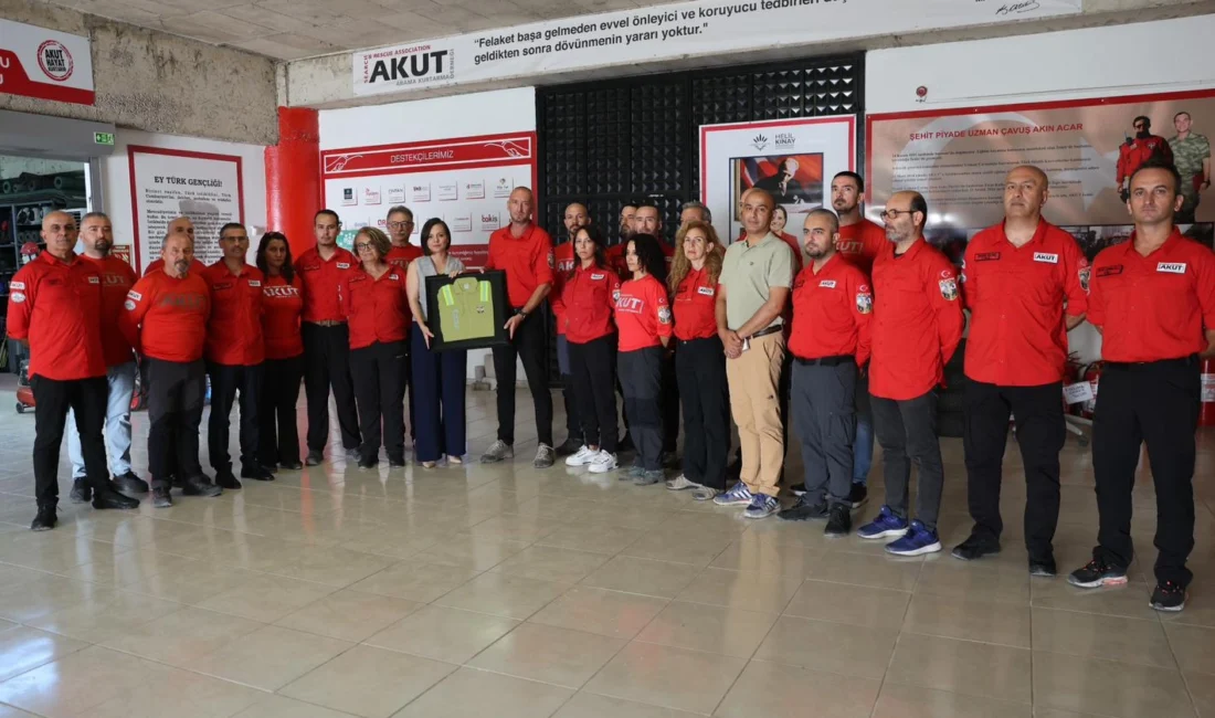 İzmir’de Karabağlar Belediye Başkanı Helil Kınay, Eskişehir’deki orman yangınında hayatını