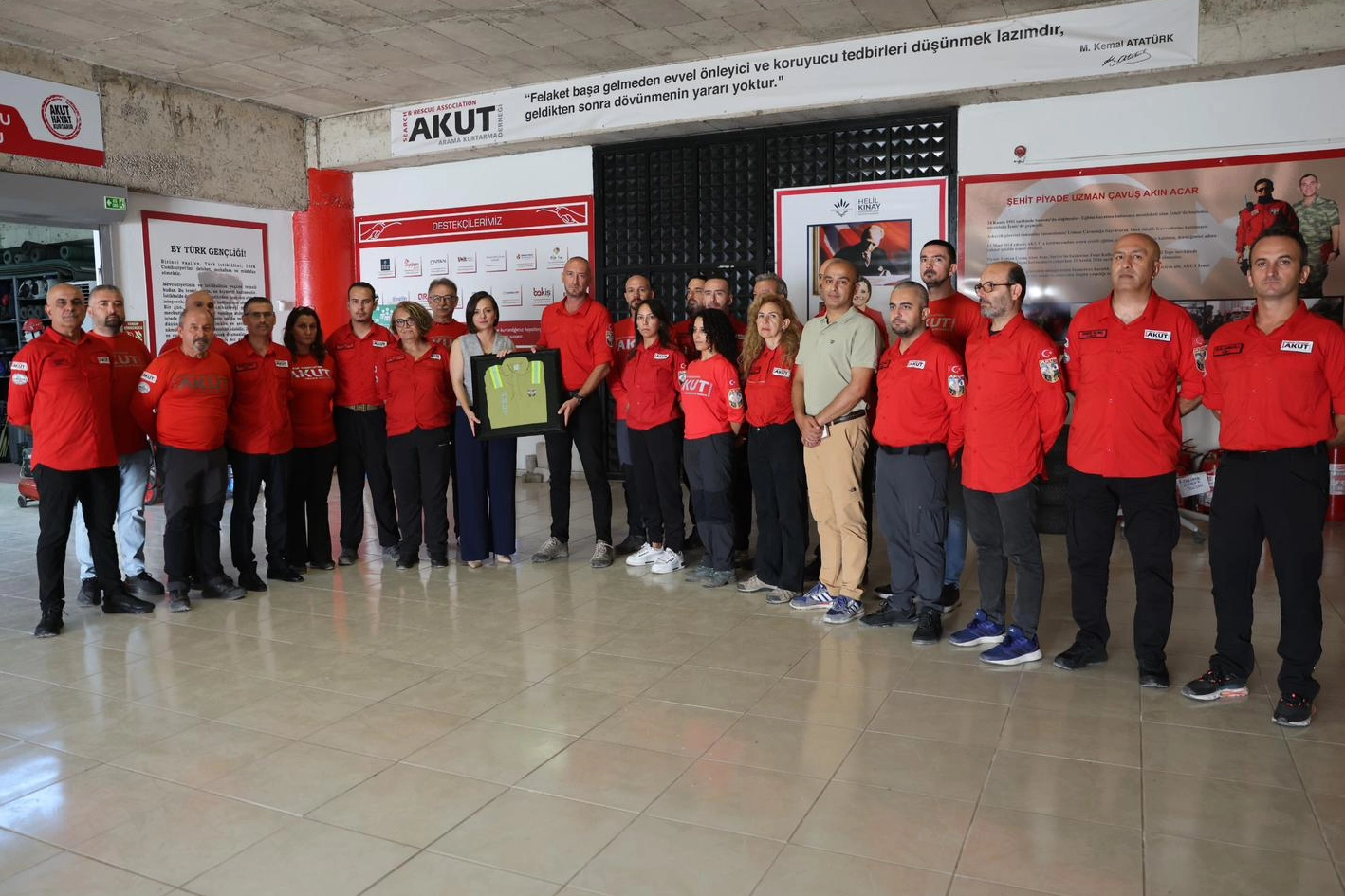 İzmir’de Karabağlar Belediye Başkanı Helil Kınay, Eskişehir’deki orman yangınında hayatını
