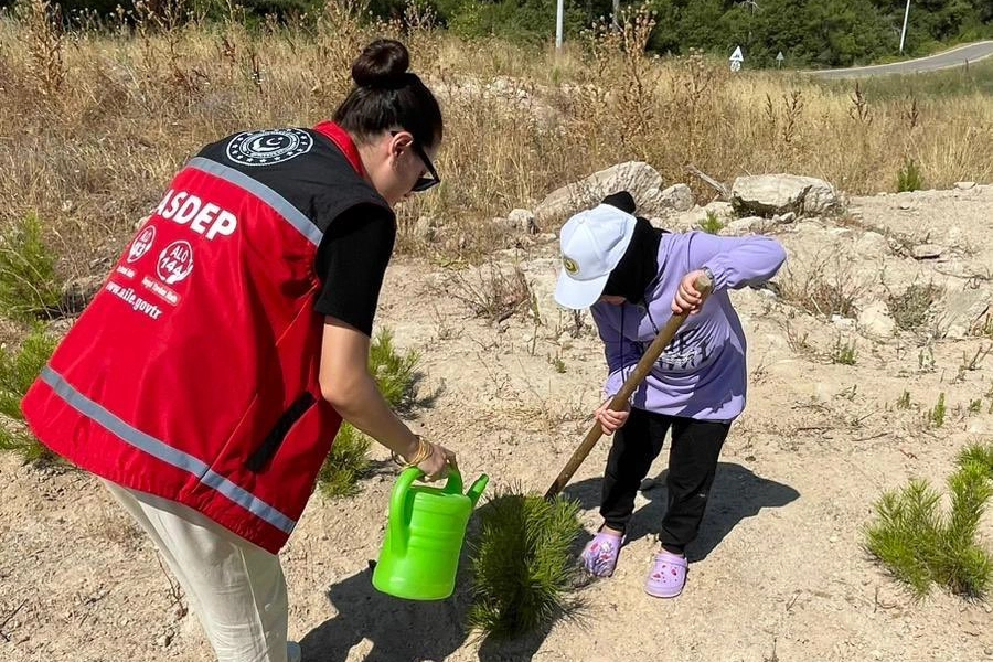 Bursa Gemlik’te, “2025 Aile Yılı” kapsamında aileler ve çocuklar, orman