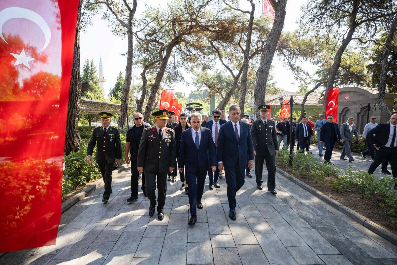 İzmir Büyükşehir Belediye Başkanı Dr. Cemil Tugay, 15 Temmuz Demokrasi