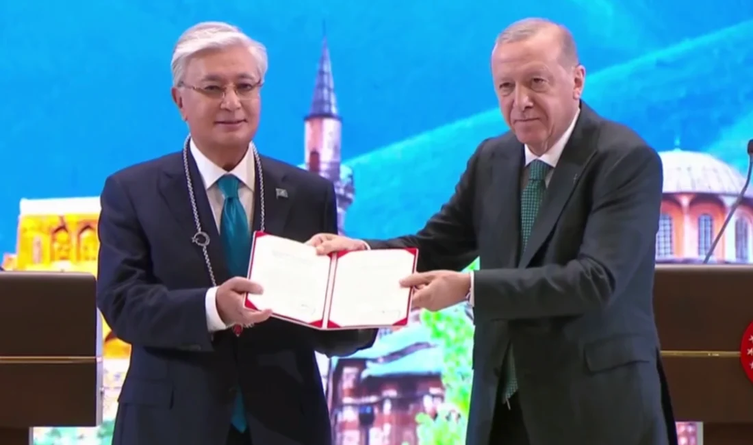 Cumhurbaşkanı Recep Tayyip Erdoğan, resmi ziyarette bulunan Kazakistan Cumhurbaşkanı Kasım