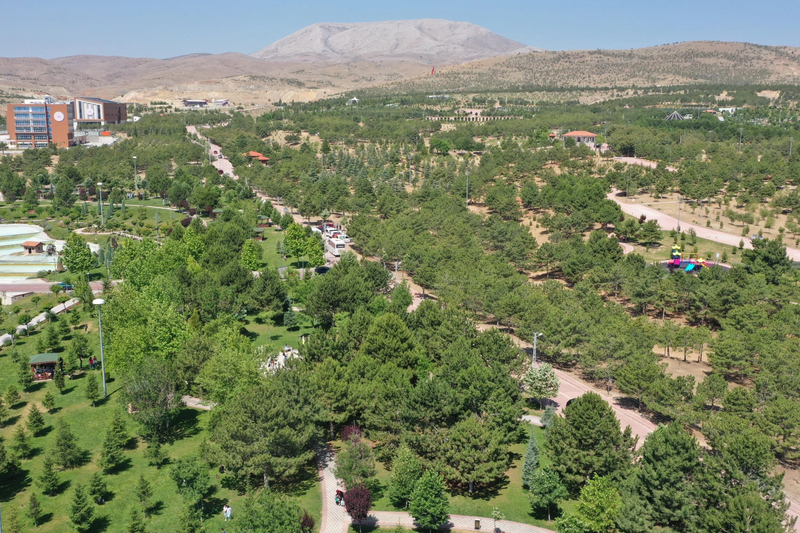 Konya Meram Belediyesi, son günlerde ülke genelinde artan hava sıcaklıkları