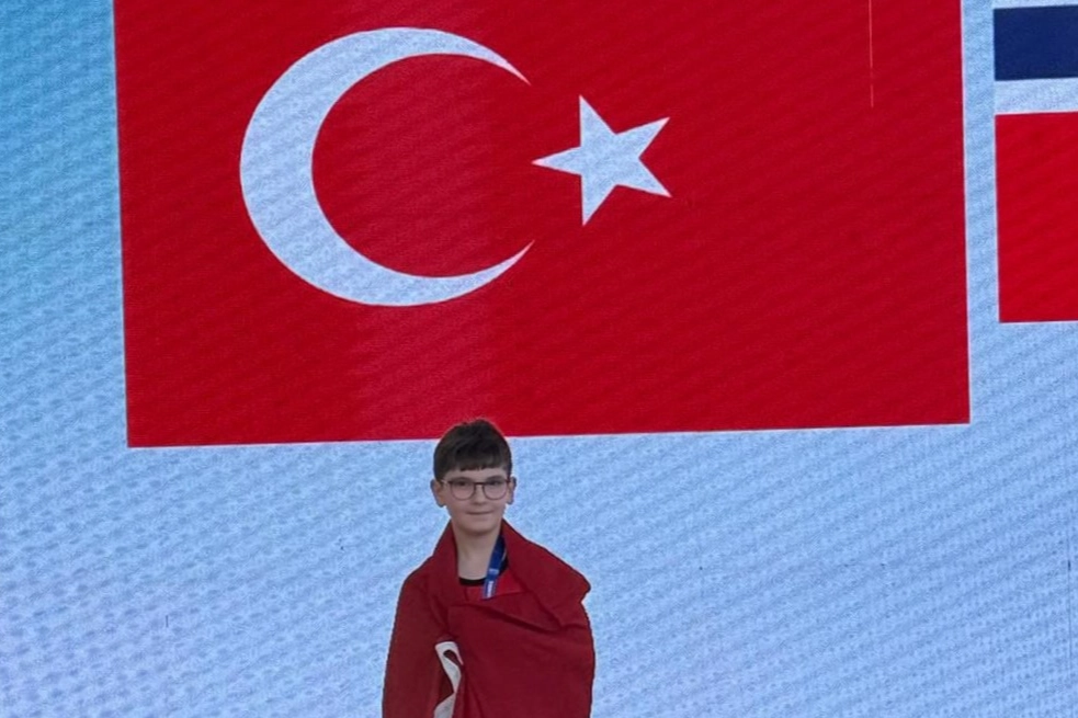Konya Karatay Belediyespor’un masa tenisindeki genç yıldızı Tahir Efe Şahin,